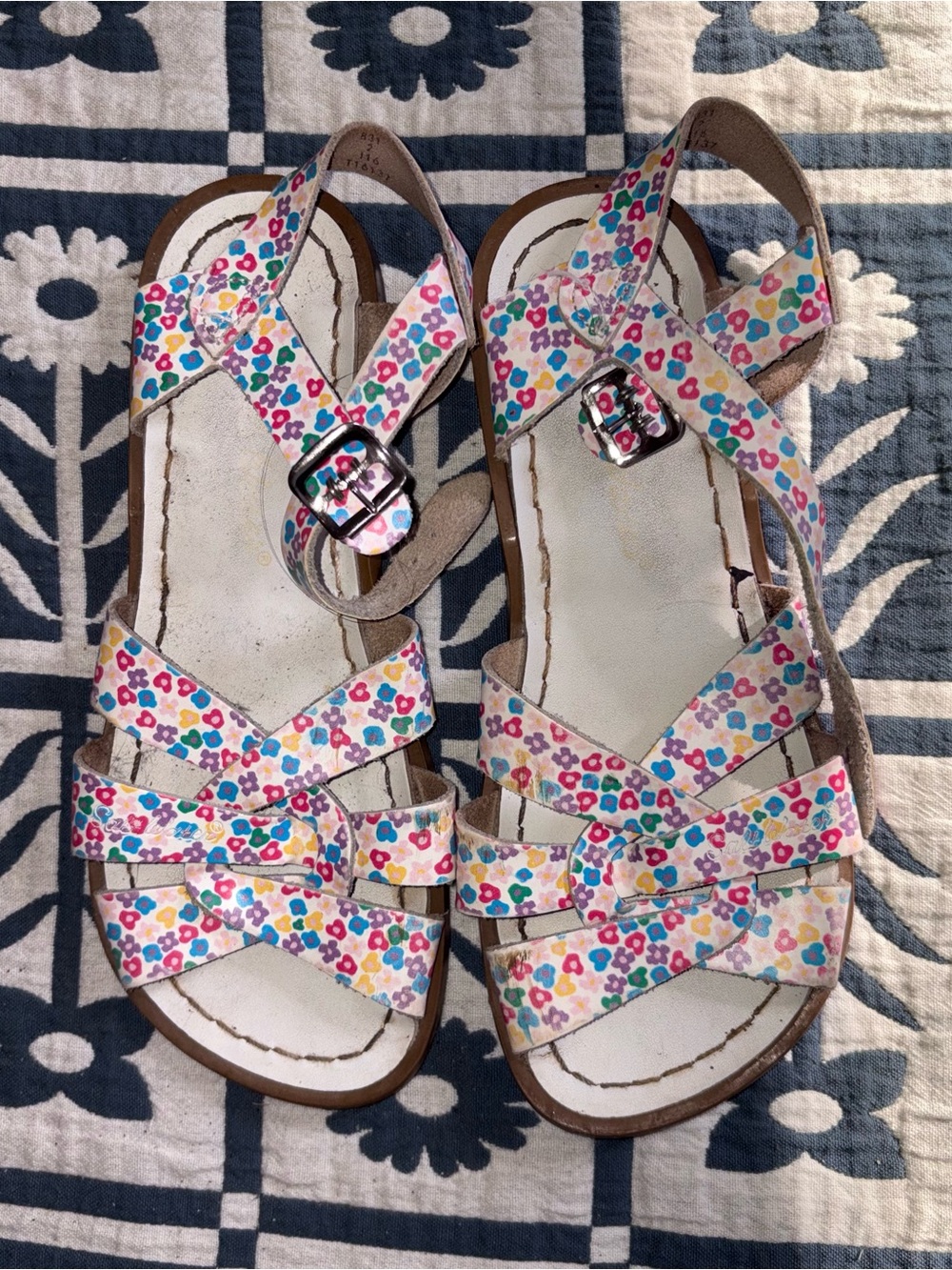 Floral Saltwater Original Sandals Size 2